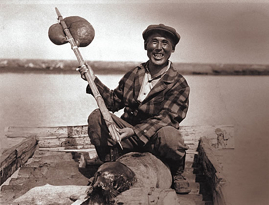 Hunter Holding Seal Float Harpoon